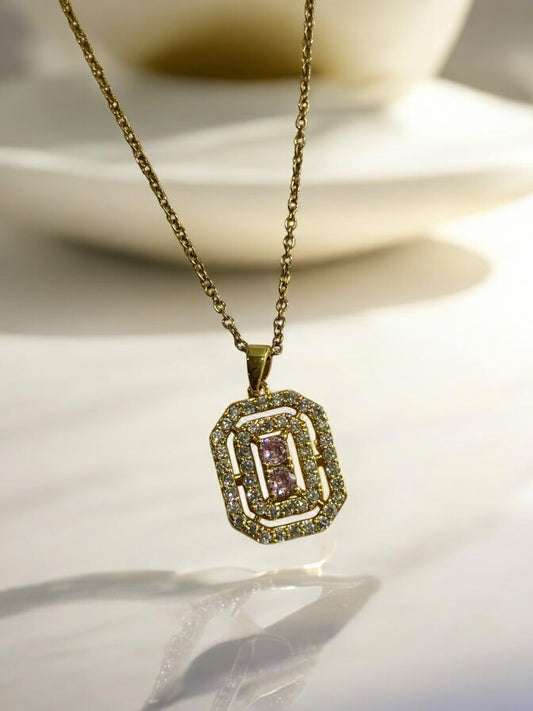 GOLDEN CHAIN WITH DIAMOND PENDENT