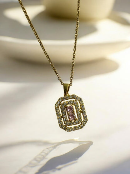 GOLDEN CHAIN WITH DIAMOND PENDENT