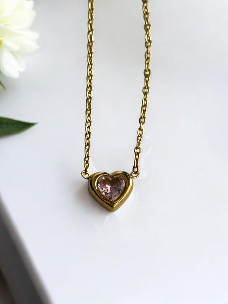 PINK HEART AVERILL NECKLACE