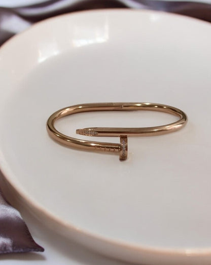 ROSE GOLD NAIL DIAMOND TRENDY BRACELET
