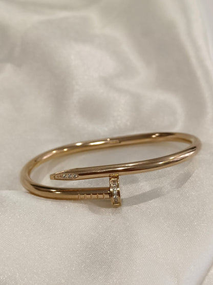 ROSE GOLD NAIL DIAMOND TRENDY BRACELET