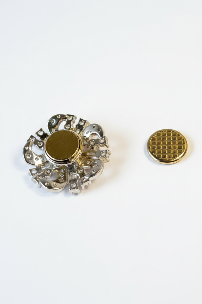 RUBY PINAL BROOCH (MAGNETIC)