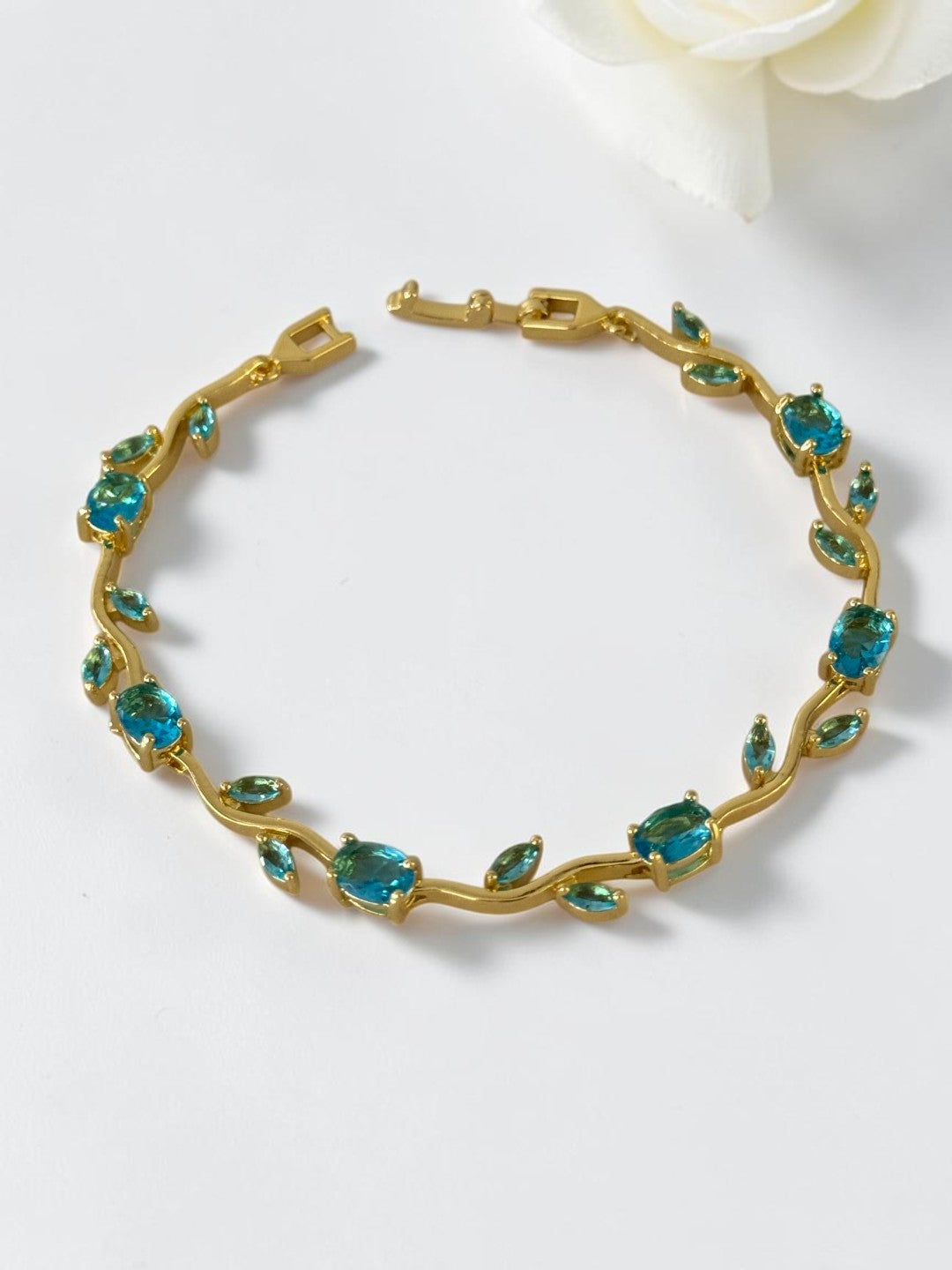 SEA BLUE DIAMOND ALTON TULIP BRACELET