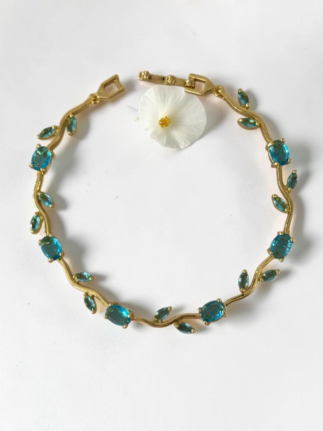 SEA BLUE DIAMOND ALTON TULIP BRACELET