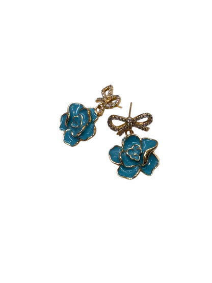 SEA BLUE FLOWER ARCHER EARRINGS