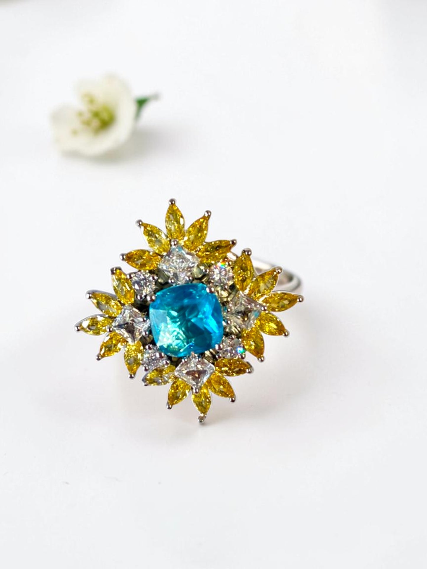 SEA BLUE PRACHIE BROOCH (MAGNETIC)