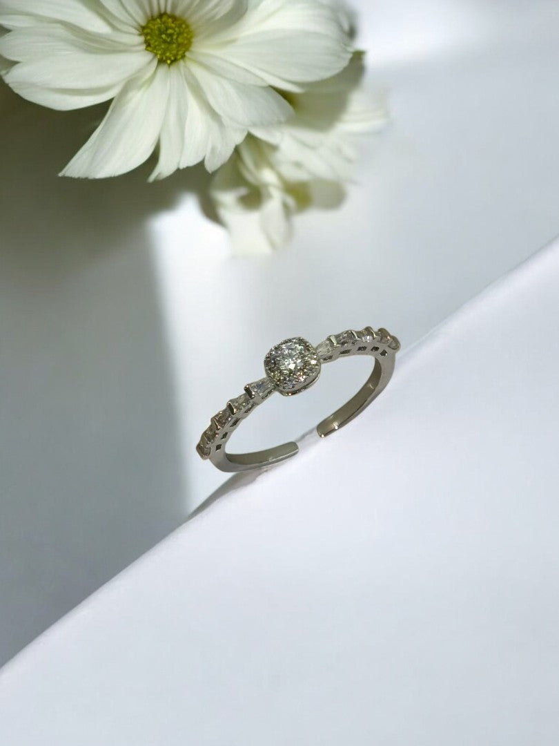SILVER DIAMOND PORTER RING