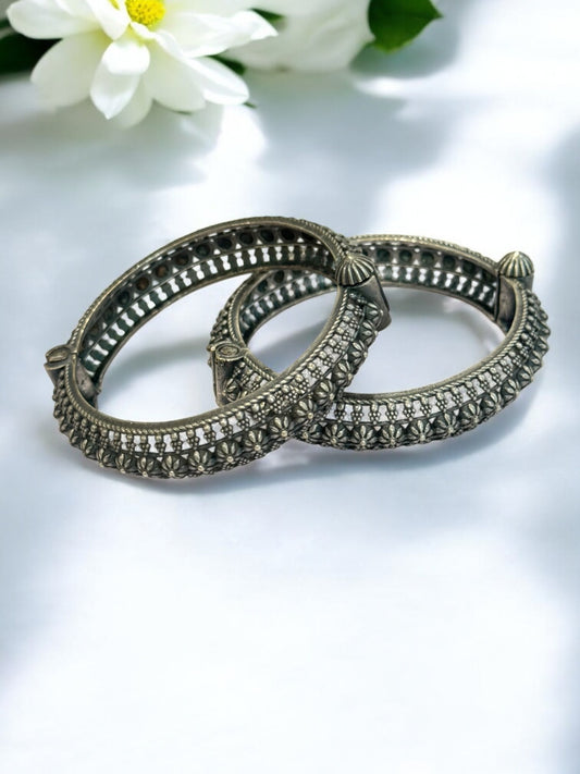 SILVER EELA GERMAN SILVER BANGLE