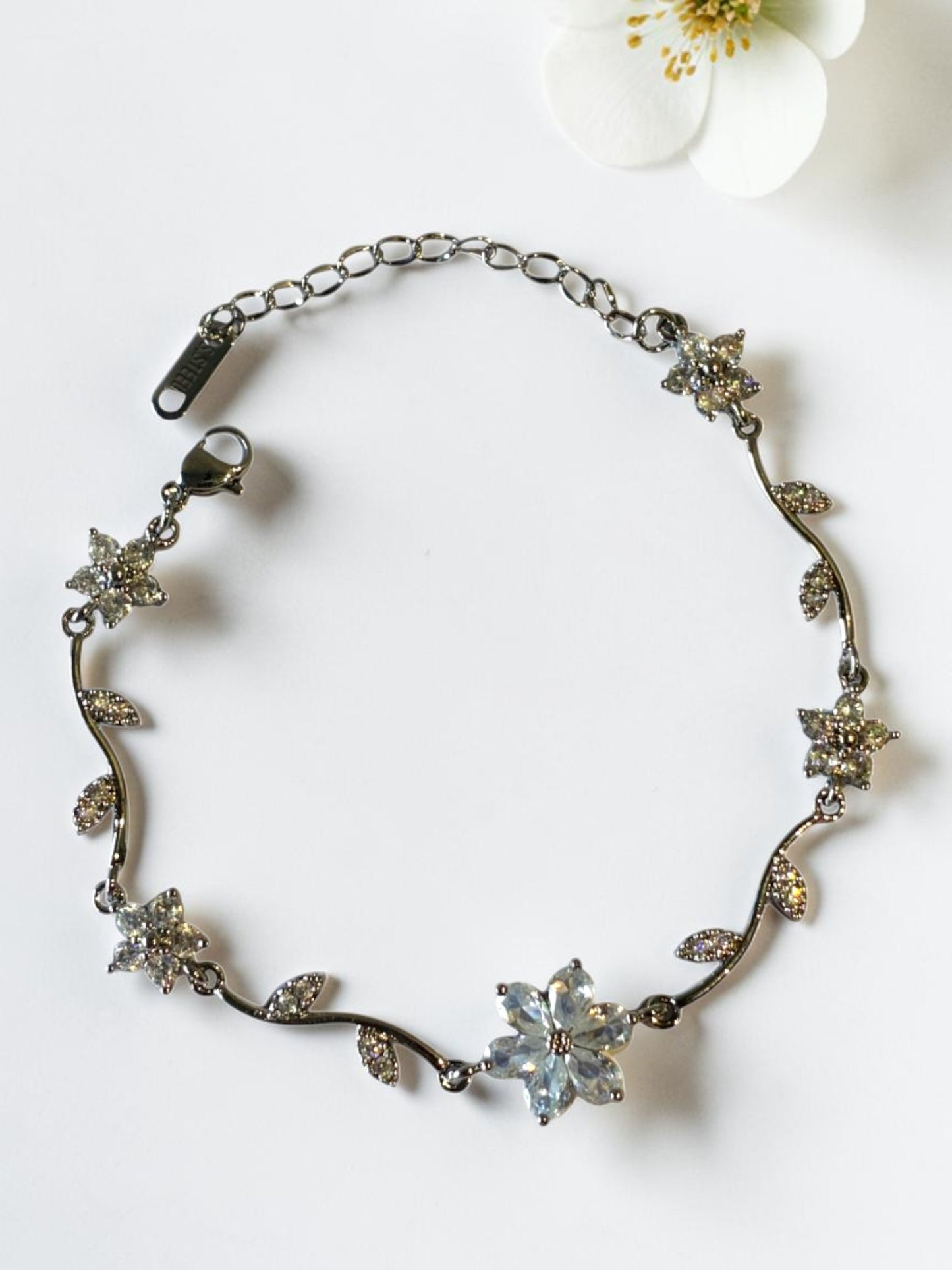 SILVER FLORAL DIAMOND ENESIS BRACELET