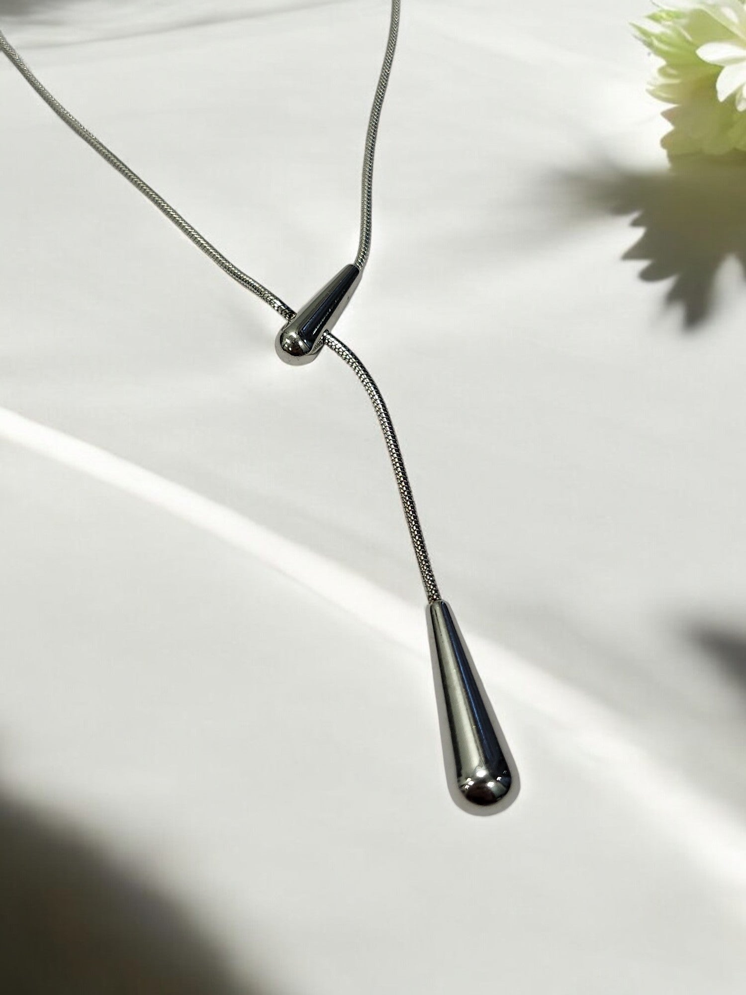 SILVER Y NECKED DROP NEKLACE LOOKS BEAUTIFUL TO WEAR
