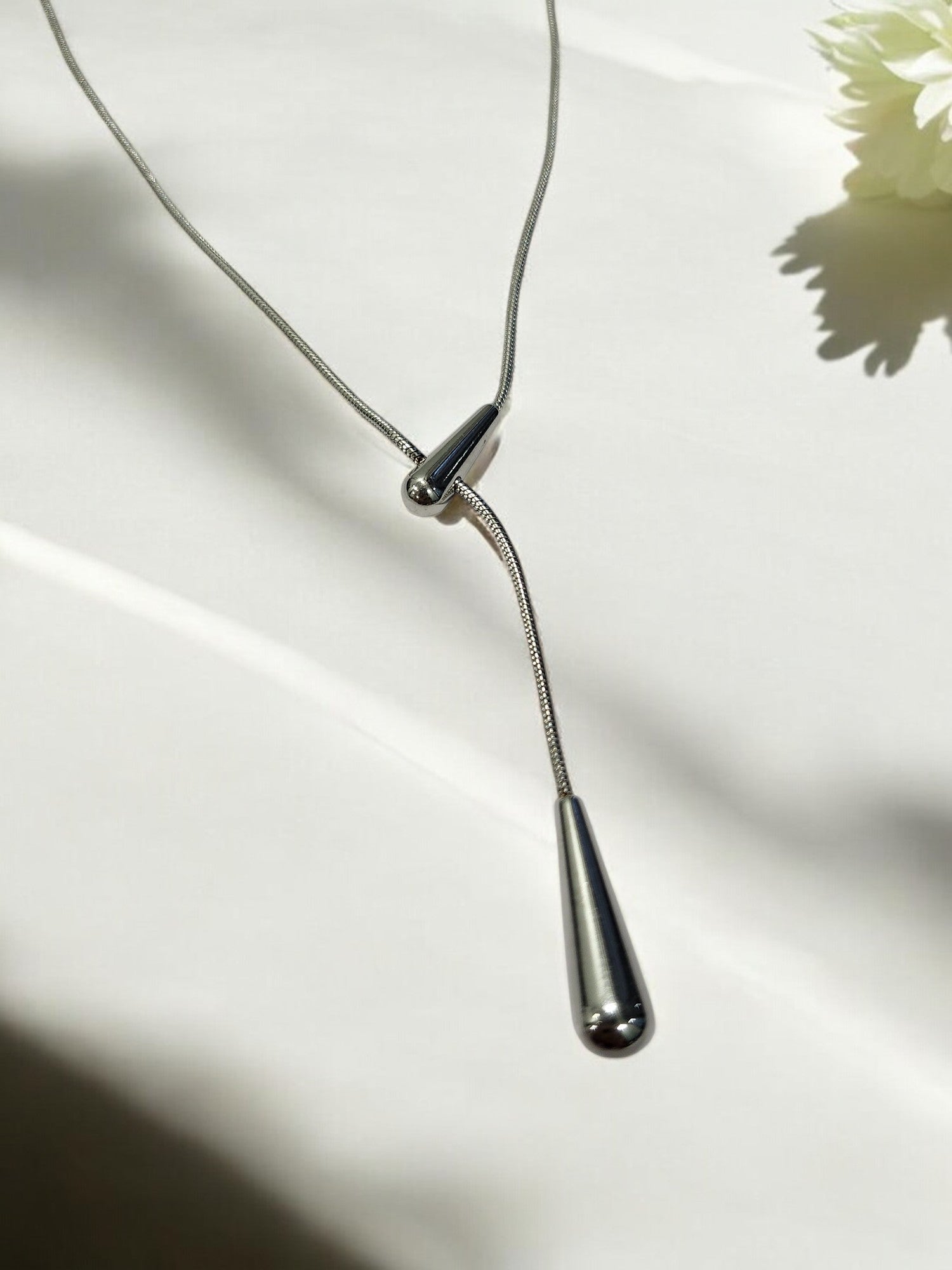 SILVER Y NECKED DROP NEKLACE LOOKS BEAUTIFUL TO WEAR