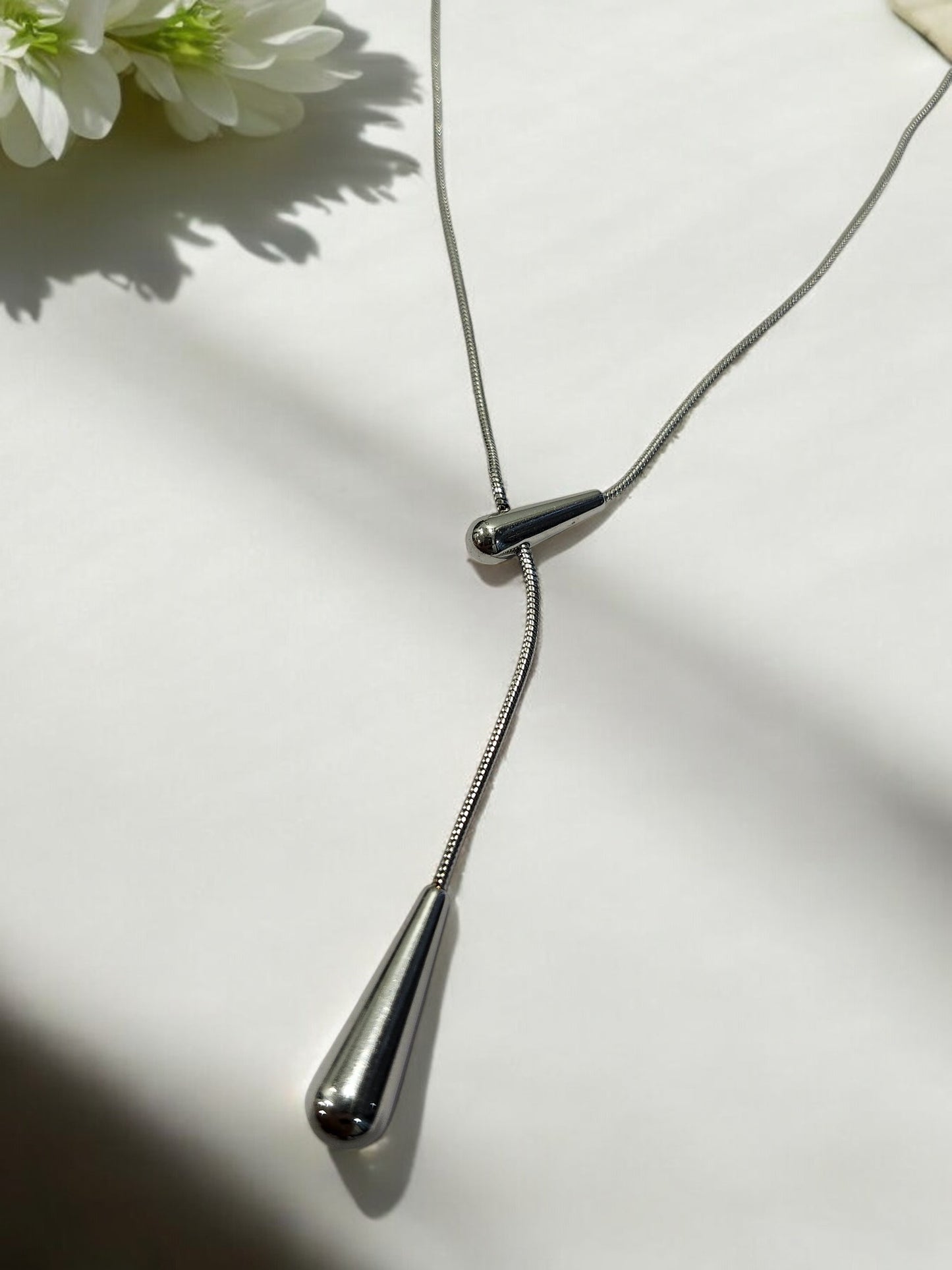 SILVER Y NECKED DROP NEKLACE LOOKS BEAUTIFUL TO WEAR