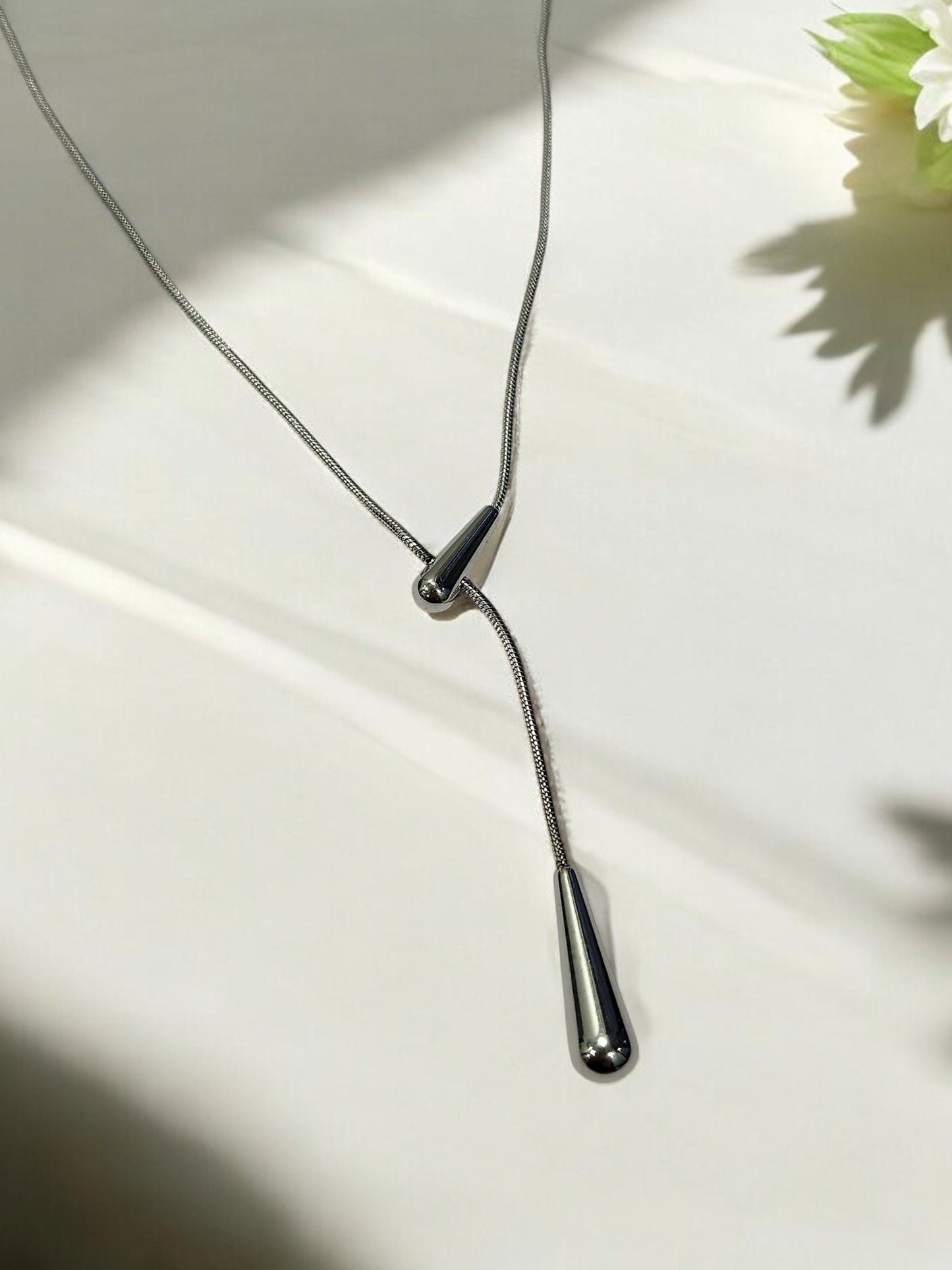 SILVER Y NECKED DROP NEKLACE LOOKS BEAUTIFUL TO WEAR