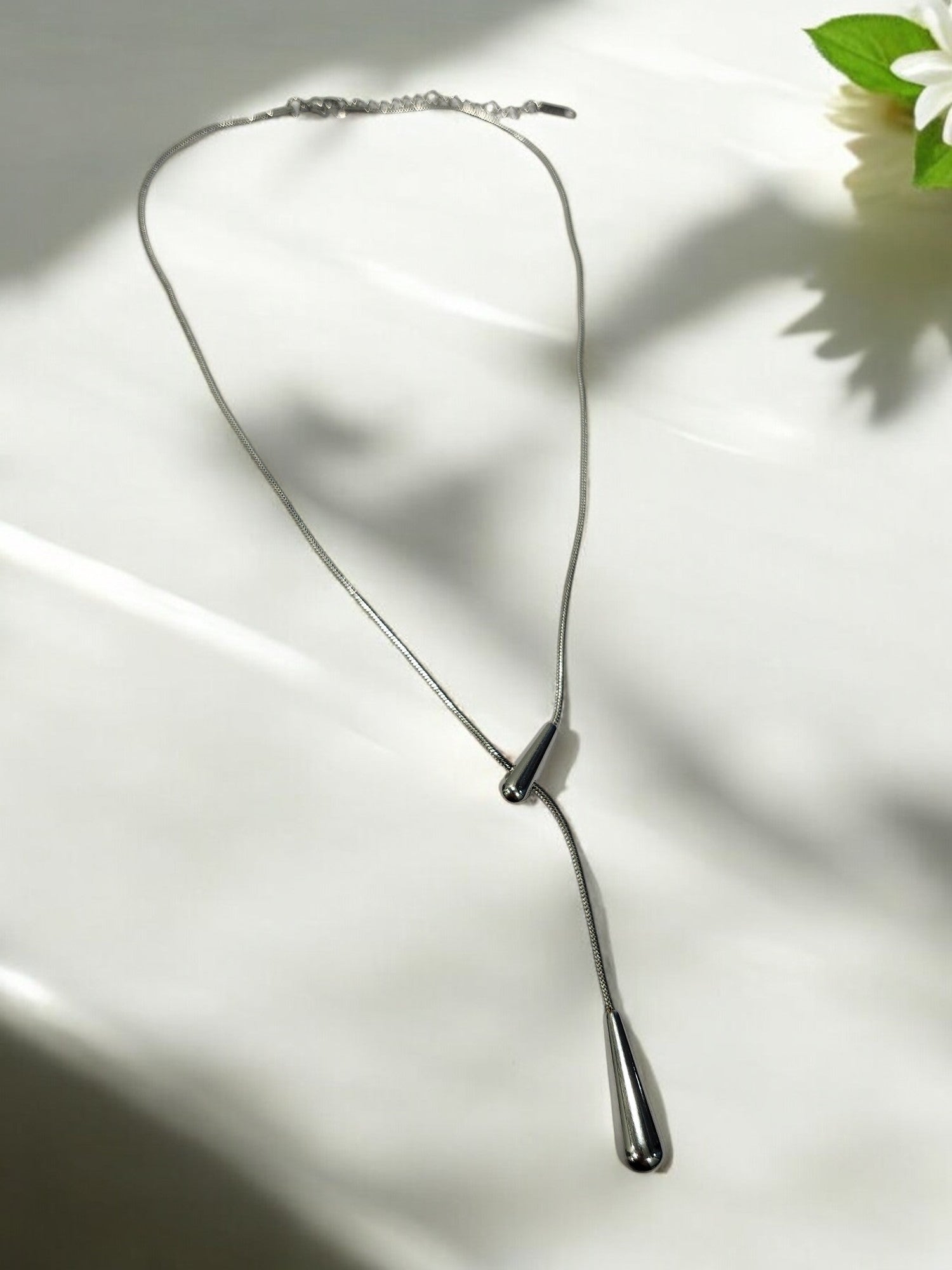 SILVER Y NECKED DROP NEKLACE LOOKS BEAUTIFUL TO WEAR