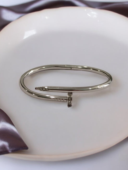 SILVER NAIL DIAMOND TRENDY BRACELET