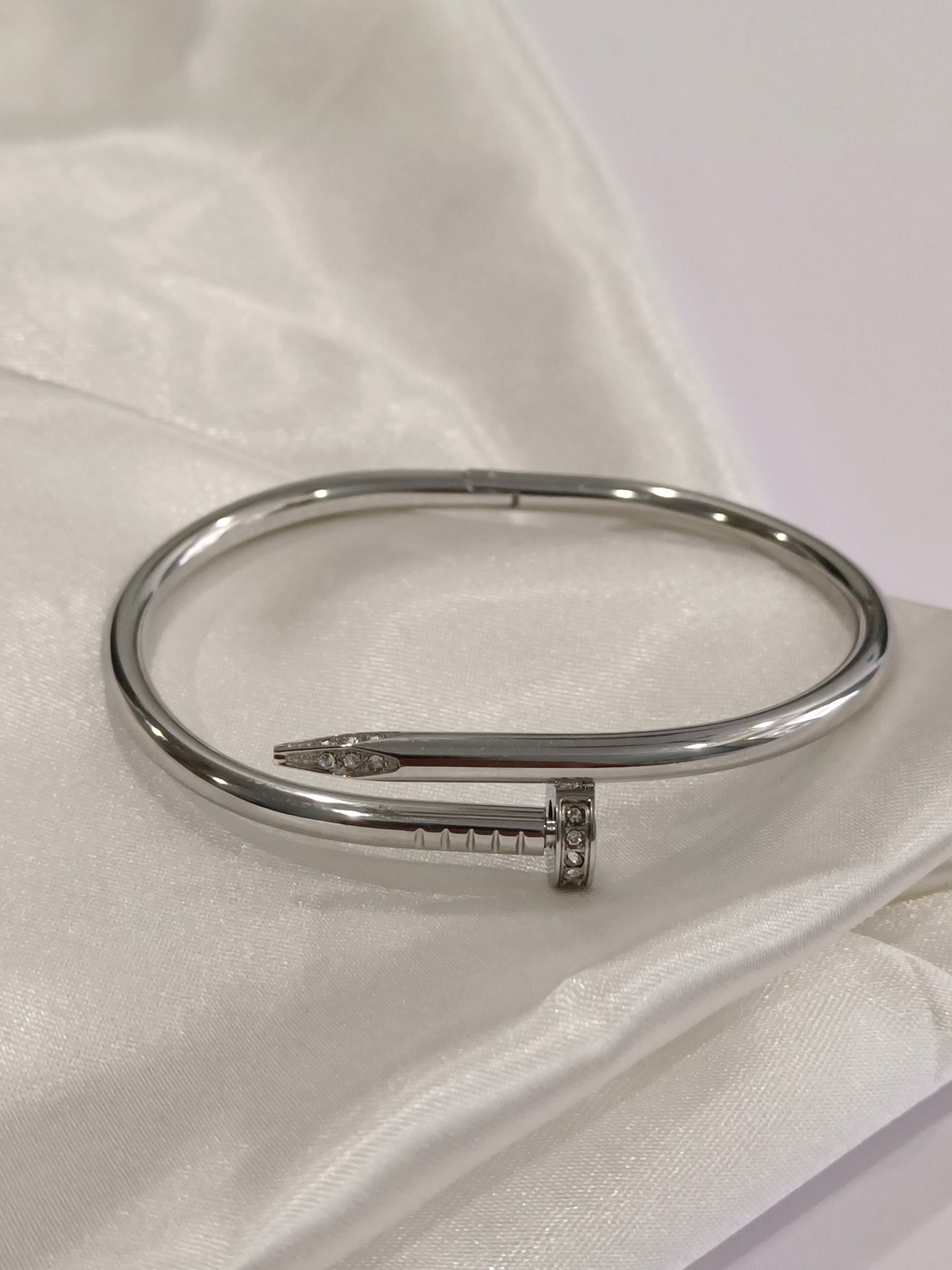 SILVER NAIL DIAMOND TRENDY BRACELET
