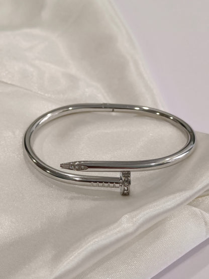 SILVER NAIL DIAMOND TRENDY BRACELET
