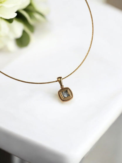 GOLDEN CHAIN WITH SHIMMERING SQUARE DIAMOND NECKLACE