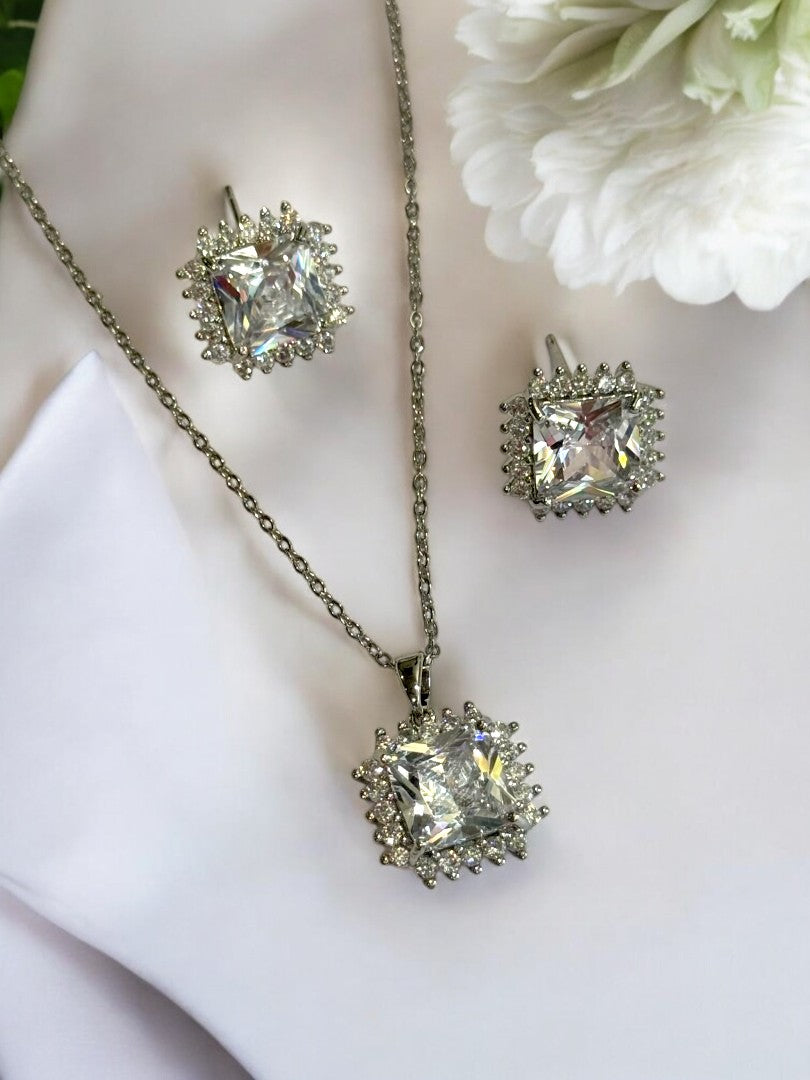 92.5 SILVER PLATED CHAIN  SQAURE STONE PENDENT AND EARRING