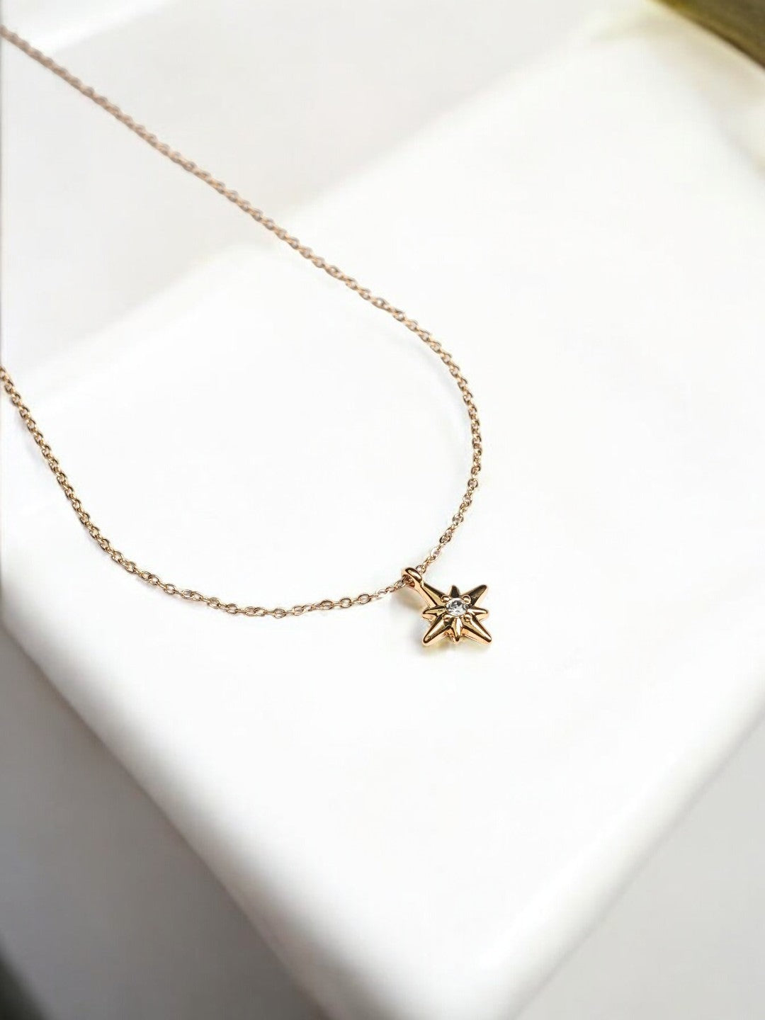 GOLDEN CHAIN WITH SHINING DIAMOND AND STAR