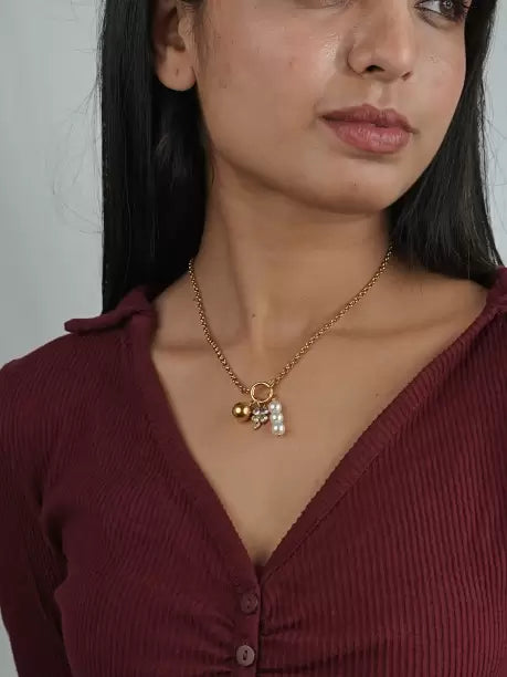 GOLDEN CHAIN WITH CHARMS LIKE DIAMOND FLOWER, PEARLS