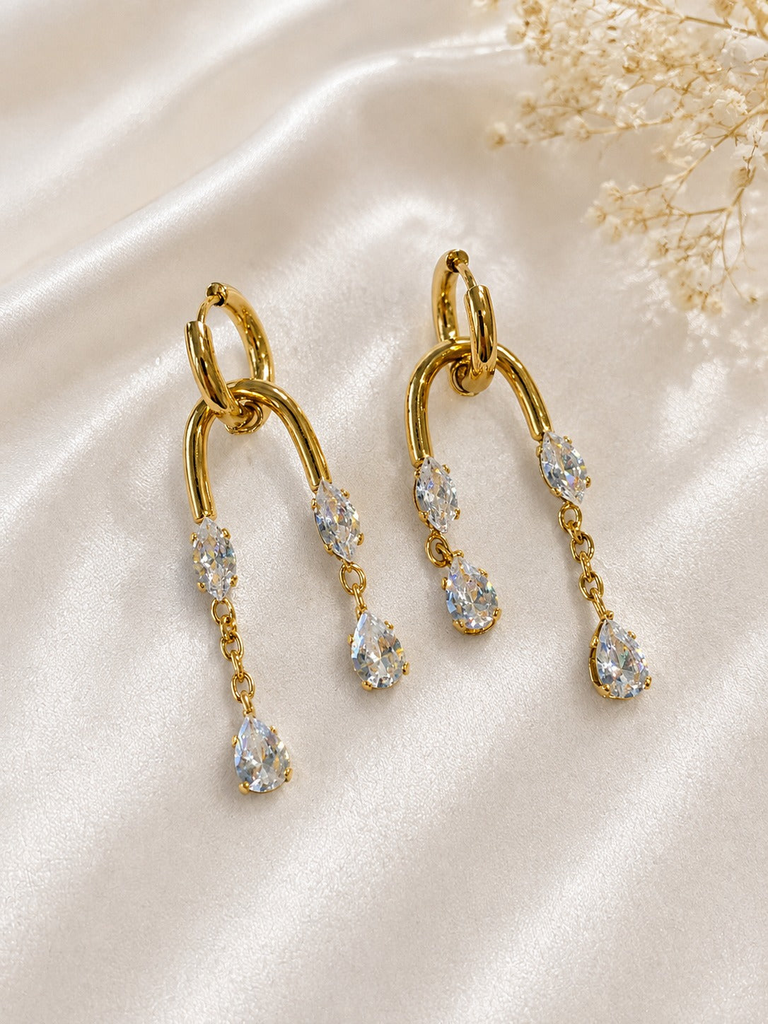 GOLDEN DIAMOND DROP ARTHUR EARRINGS