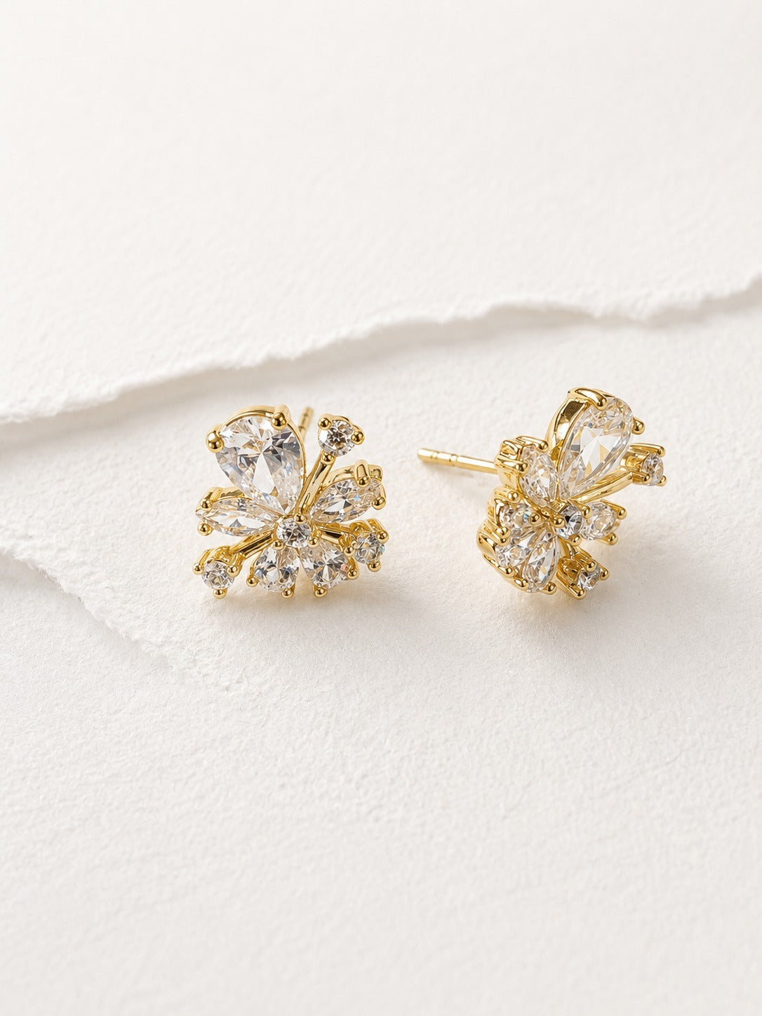 GOLDEN DIAMOND FLORAL TOMMY EARRINGS