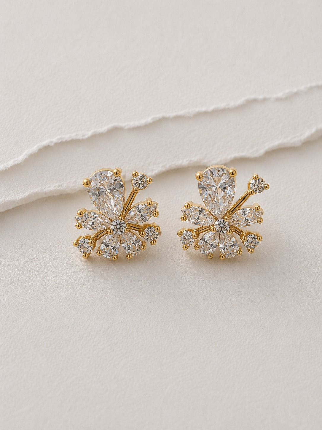 GOLDEN DIAMOND FLORAL TOMMY EARRINGS