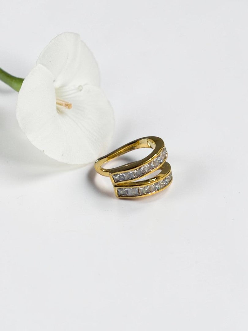 GOLDEN DIAMOND MERRITT EAR CUFF
