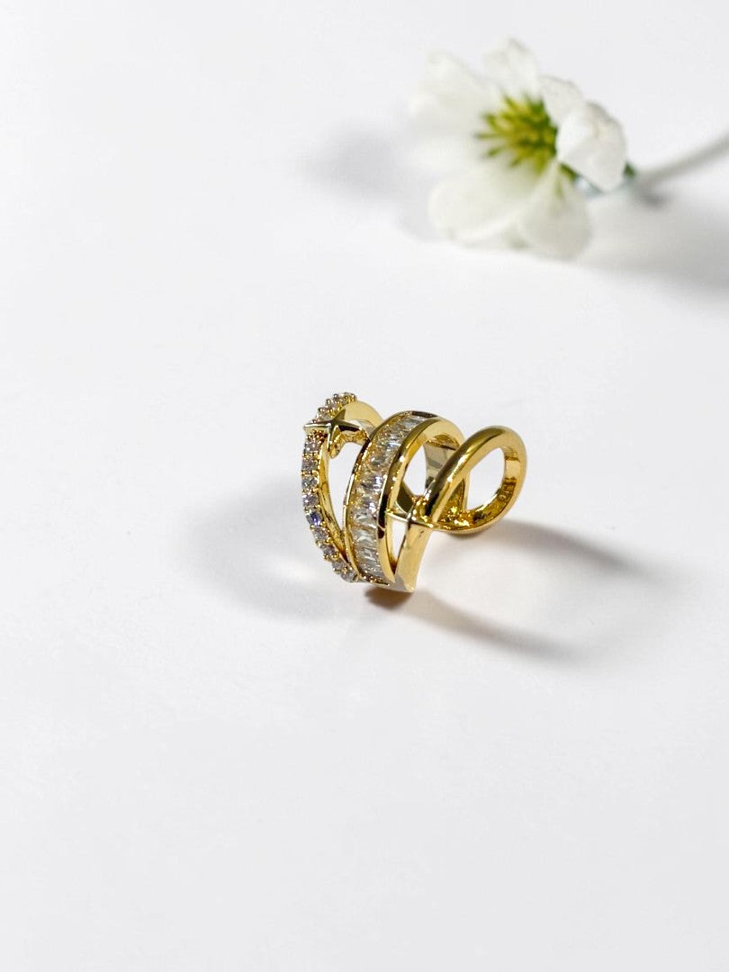 GOLDEN DIAMOND JAYLANI EAR CUFF