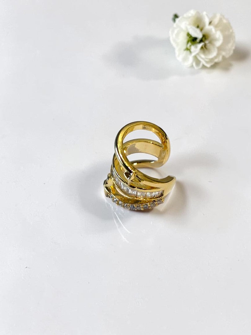 GOLDEN DIAMOND JAYLANI EAR CUFF