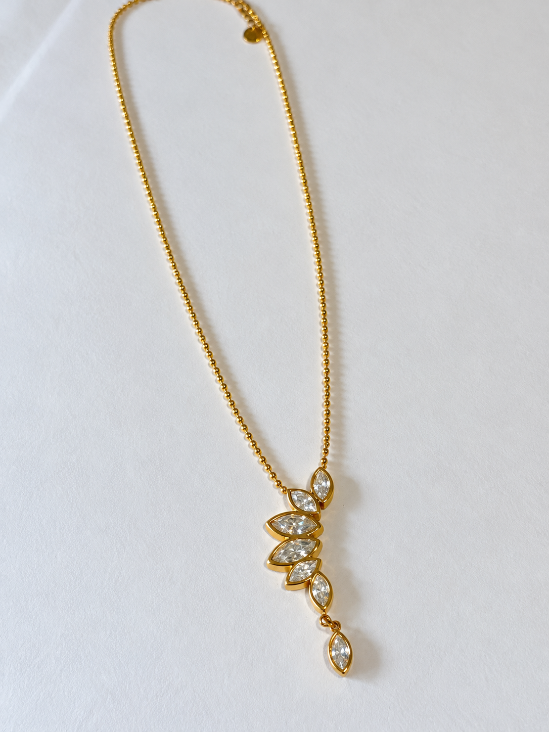 GOLDEN DIAMOND LEAF NOVALEE NECKLACE