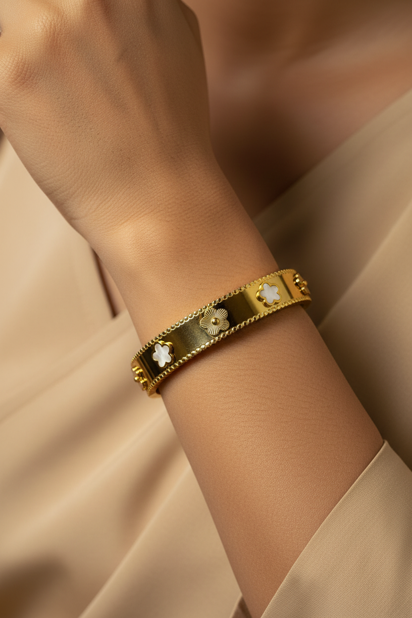 WHITE-GOLDEN FLORAL MAGNOLIA BRACELET