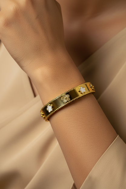 WHITE-GOLDEN FLORAL MAGNOLIA BRACELET