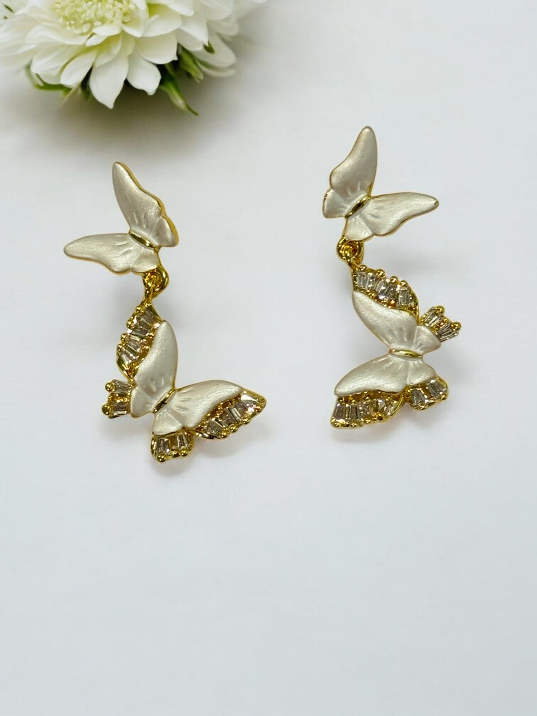 WHITE BUTTERFLY ARTIR EARRINGS