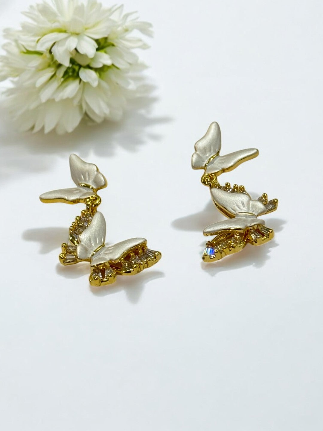WHITE BUTTERFLY ARTIR EARRINGS
