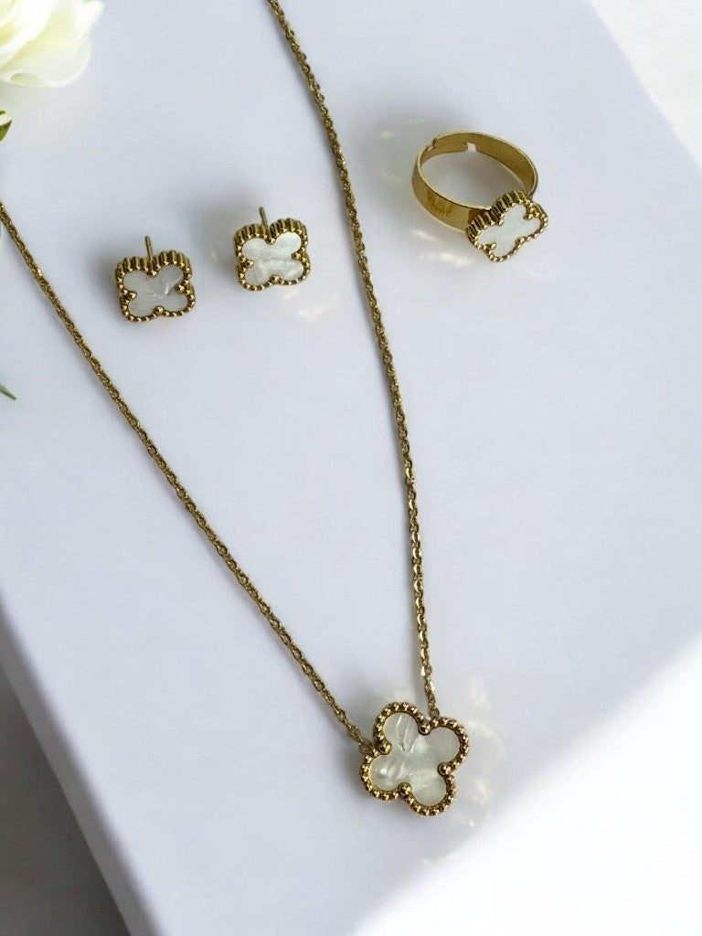 WHITE CLOVER COMBO JACK NACKLACE