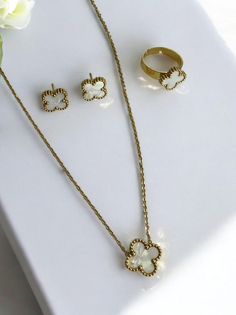 WHITE CLOVER COMBO JACK NACKLACE