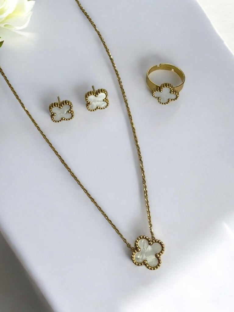 WHITE CLOVER COMBO JACK NACKLACE