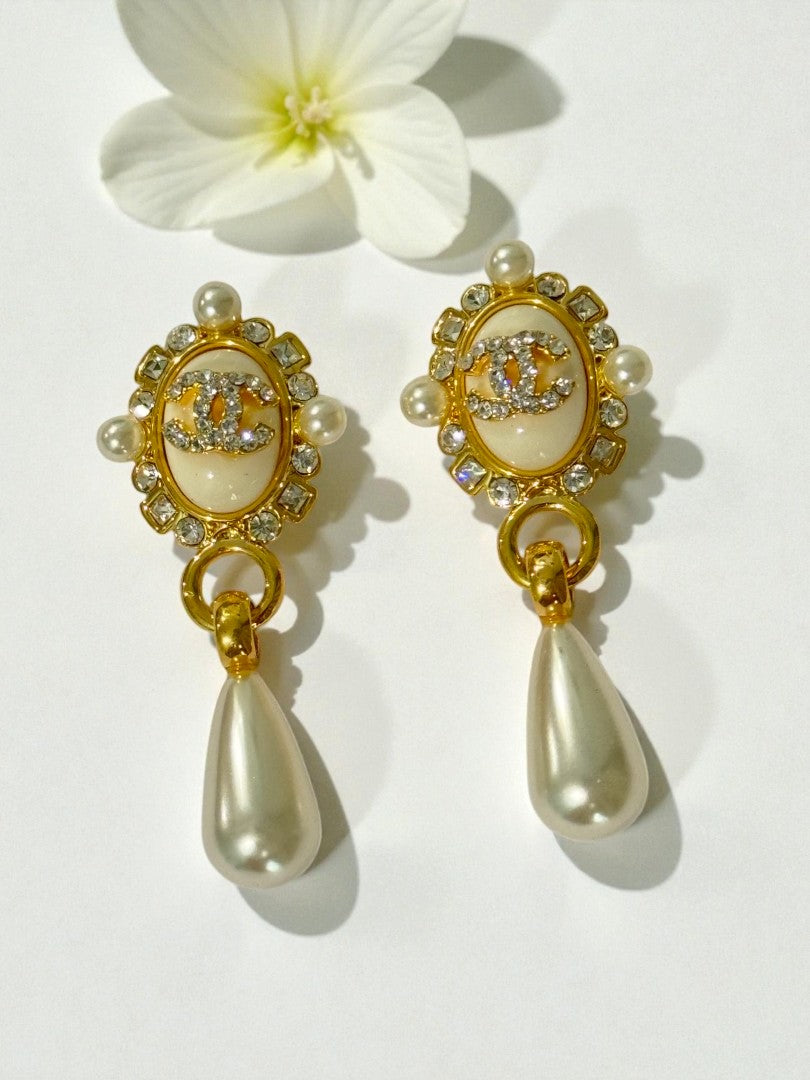 WHITE DAMOND YITZ EARRINGS