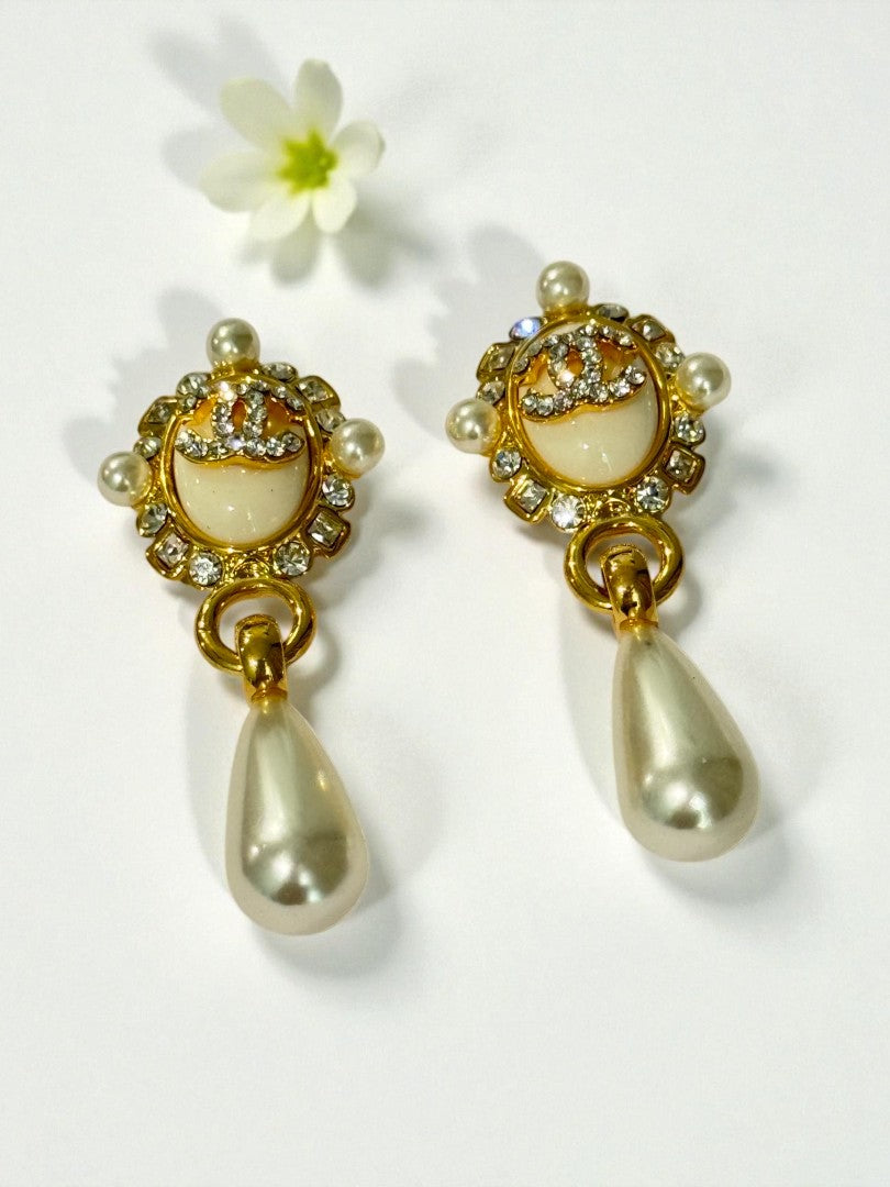 WHITE DAMOND YITZ EARRINGS