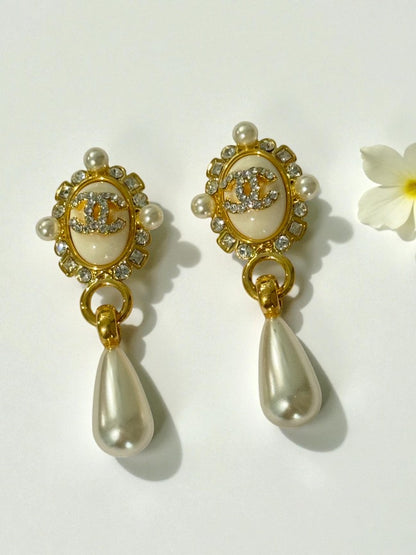 WHITE DAMOND YITZ EARRINGS