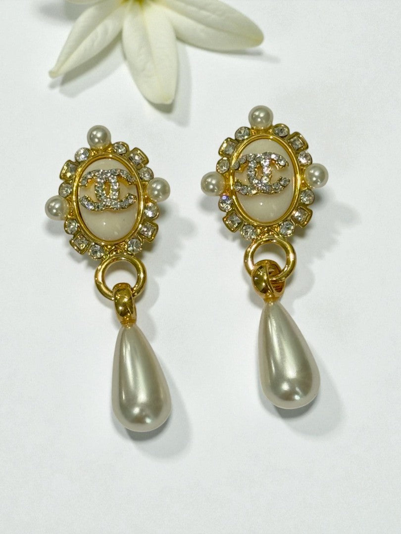 WHITE DAMOND YITZ EARRINGS