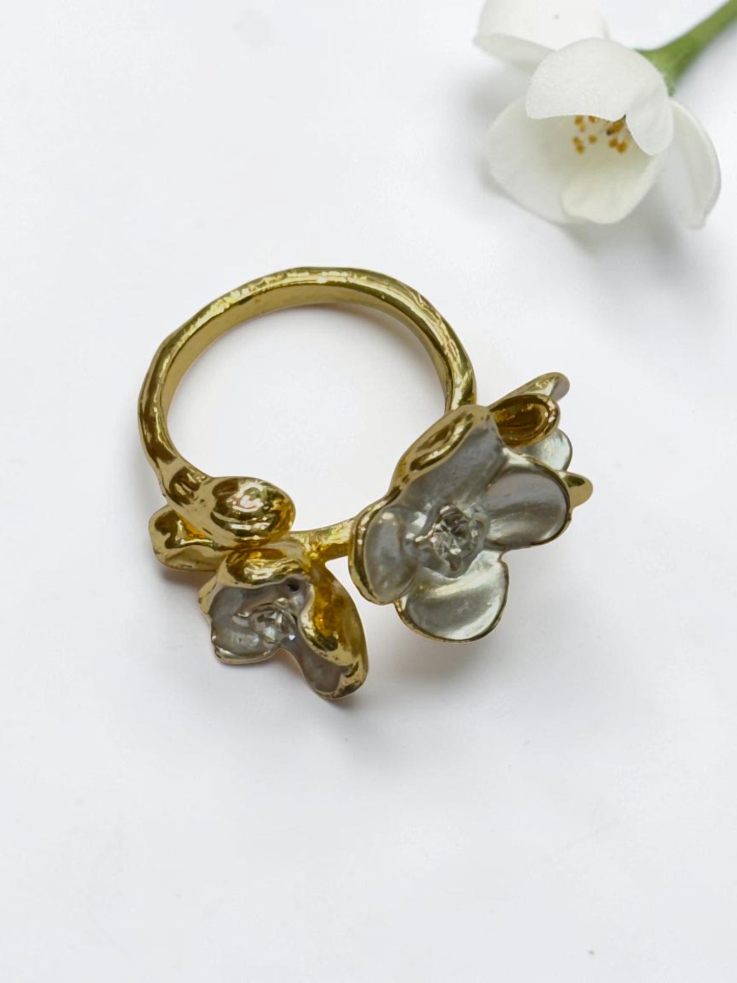 WHITE DIAMOND FLORAL DEVKASHI RING