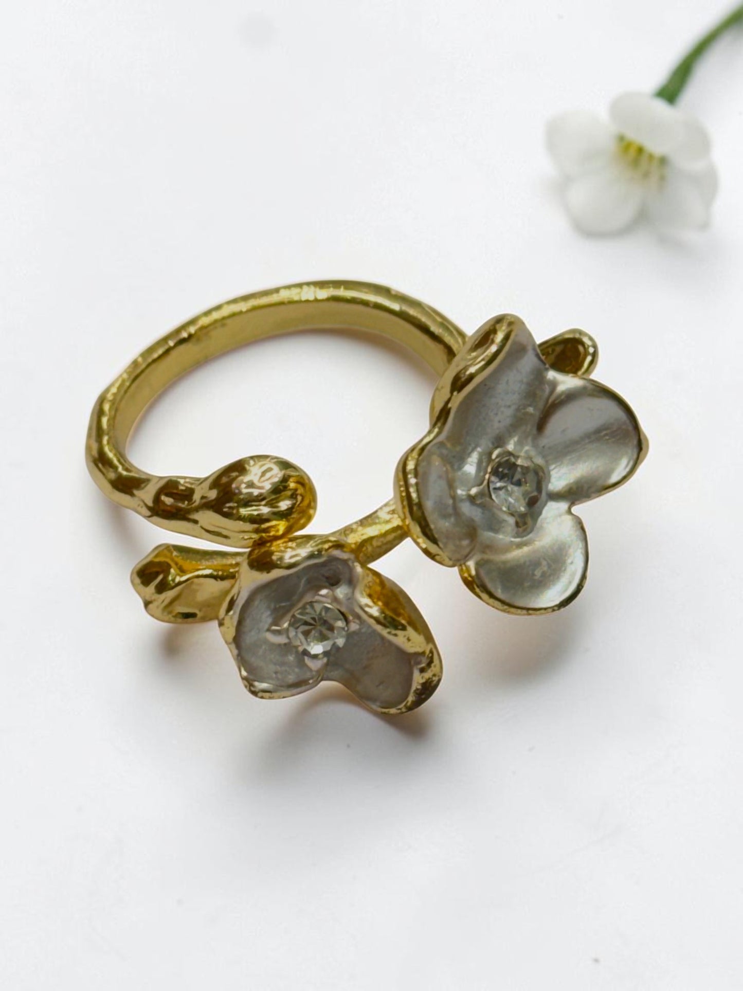 WHITE DIAMOND FLORAL DEVKASHI RING