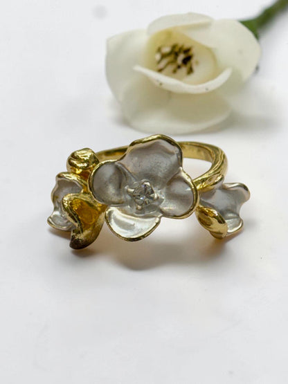 WHITE DIAMOND FLORAL DEVKASHI RING