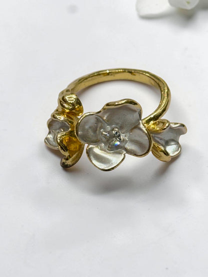 WHITE DIAMOND FLORAL DEVKASHI RING