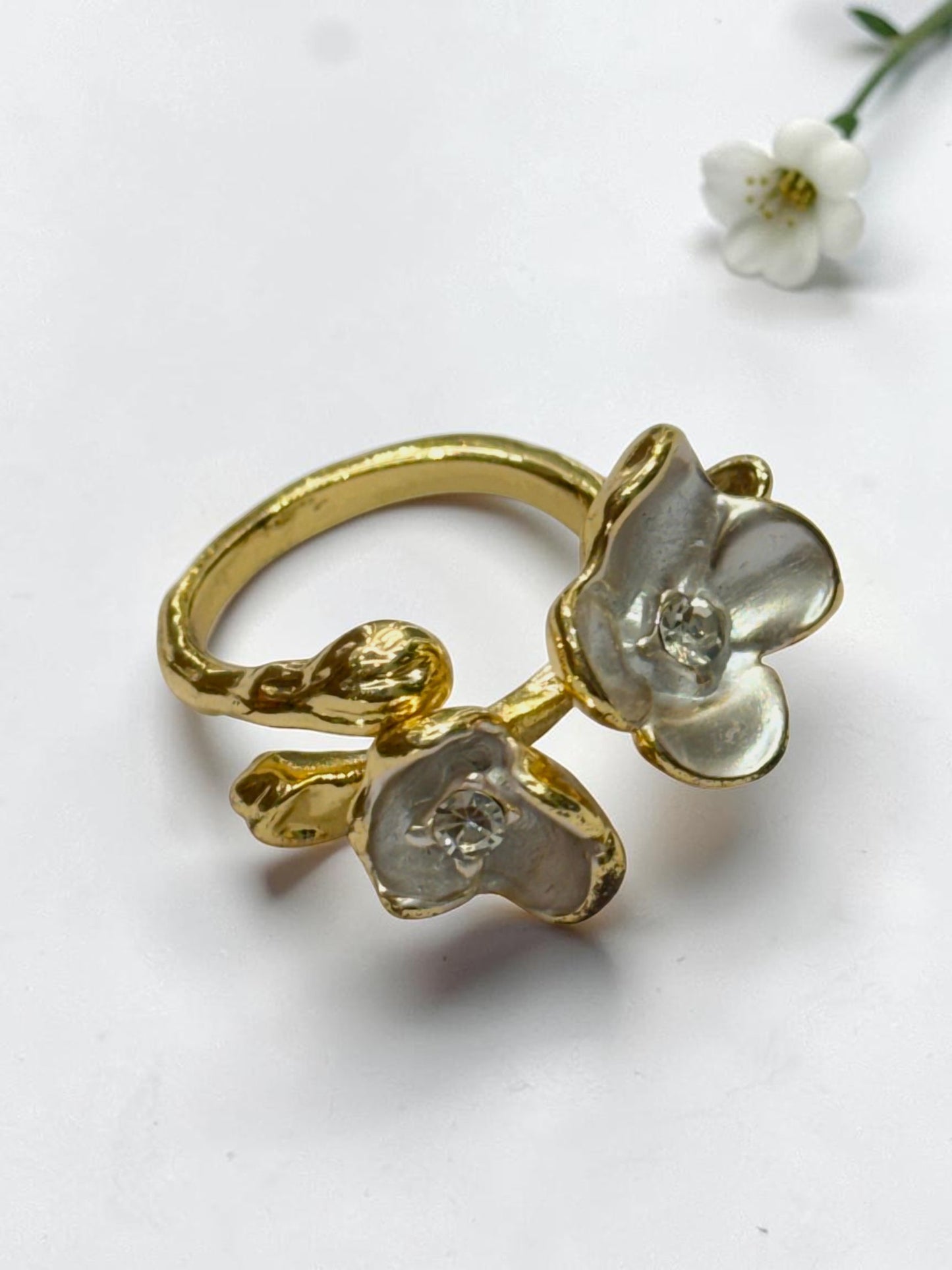 WHITE DIAMOND FLORAL DEVKASHI RING