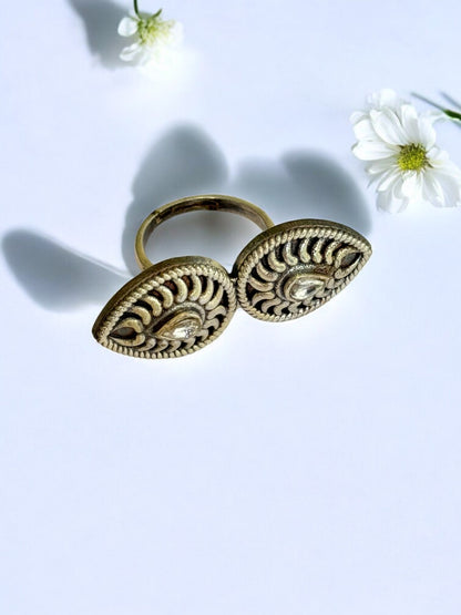 WHITE ESHANI GERMAN SILVER RING