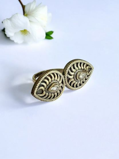 WHITE ESHANI GERMAN SILVER RING